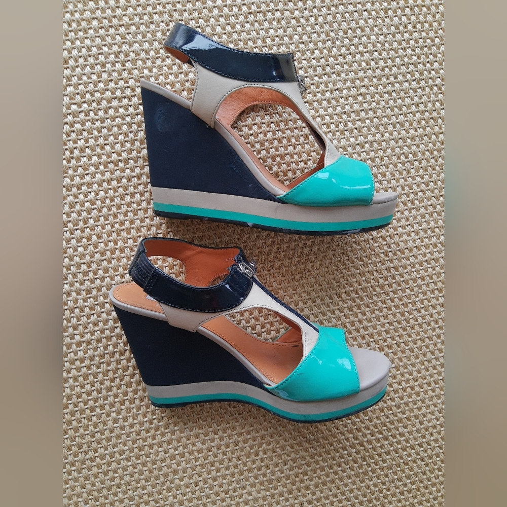 Geoc Wedge lightweight platform sandals